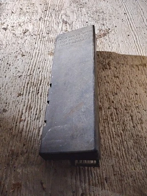 Cubierta de caja de fusibles para motor Jeep Cherokee XJ 91-95 V-6 V-8 centro de distribución de energía Foto 1 de 2