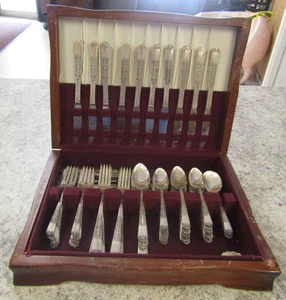 Vintage  86 Piece GRACE Silver Plate Flatware in wood case - Picture 1 of 22