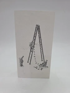 Dept 56 Navidad en la ciudad 1993 TOWN TREE TRIMMERS 55662 retirado en caja - Imagen 1 de 5