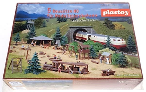 Plastoy 5 Bausätze HO für Modelleisenbahnen Landschafts-Set 1:87 NEU in Folie! - Bild 1 von 2