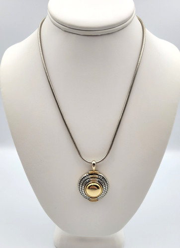 VETEMENTS Collana con ciondolo scudo tono oro argento su catena serpente tono argento