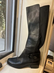 Beautiful Lightly Used Riding Boots Size 8 - Picture 1 of 3