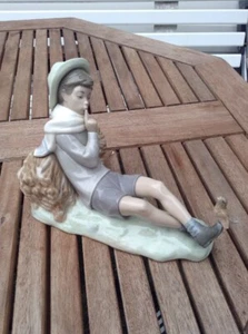 Lladro Shepherd Boy Figure Resting with Bird on His Foot - Picture 1 of 12