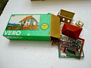 VERO ( 54 57340 ) MAQUETTE D'UNE GARE DE PASSAGE NEUVE EN BOITE ECHELLE HO - Foto 1 di 4