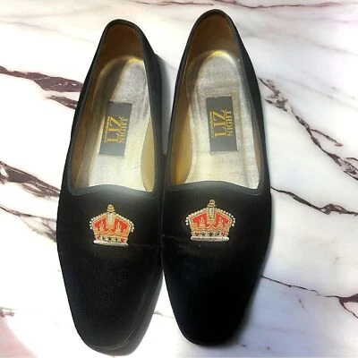 Mocasines para mujer bordados con corona negra Foto 1 de 4