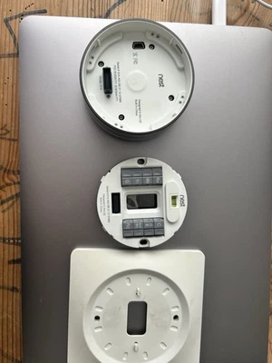 Termostato programable Nest Learning Silver 1ª generación Foto 1 de 2