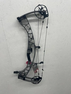 Hoyt Alpha Ax2 32 Compound Bow - Image 1 of 3