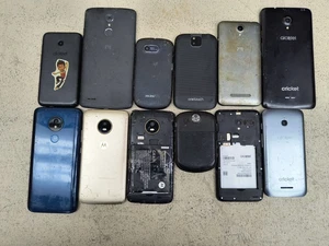 Lotto 12 Telefoni Smartphone - Varie Marche - VENDUTI COSÌ COME SONO / ROTTI / PER RICAMBI - Foto 1 di 2