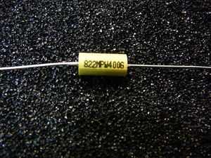 ILLINOIS Capacitor Metallized Polypropylene AXIAL .0082 uF 400V 5% *NEW* Qty.1 - Picture 1 of 1