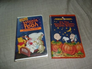 VHS Movies Peanuts Great Pumpkin Charlie Brown Disney Spookable Pooh Winnie - Picture 1 of 4