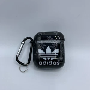 Apple Airpods 1. & 2. Gen Silikon Case Hülle Adidas Design Karabiner Schlüsselanhänger - Bild 1 von 7