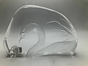Escultura de Cristal de Plomo Grabado Mats Jonasson de Colección ~ PAR DE CISNES ~ 8" Firmados - Imagen 1 de 8