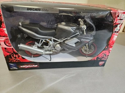 Ducati ST4S    1/12 Newray - Image 1 of 4