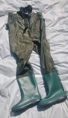Langxun Chest Waders New Child Size 8/9 Green Boxed Fishing  - Image 1 of 4