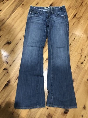 Pantalones de mezclilla Monarchy azul bota acampanada solapa bolsillo bajo elástico para mujer’s 25 X 32 Foto 1 de 4