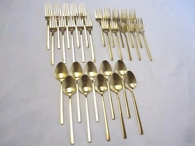 CUBIERTOS PORCELANA WEST ELM TONO DORADO 30 PIEZAS Foto 1 de 4