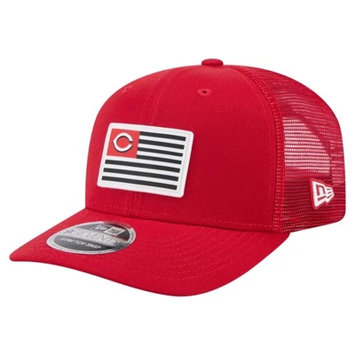 Men's New Era Red Cincinnati Reds Flag 9SEVENTY Stretch-Snap Hat - Image 1 of 4