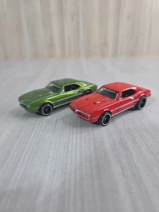Lot Of 2  67 Pontiac Firebird 400 Collectible 1/64 Scale Diecast Diorama Model  - Picture 1 of 8