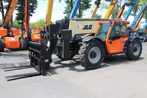 2020 JLG 1055 10000 LB Cab with Heat & AC Outriggers Telehandler 681 Hours - Picture 1 of 16