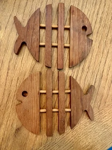 Two Teak Fish Trivets or Wall Hangings - Vintage MCM- Denmark - 5-1/2" X 4-1/2" - Picture 1 of 2