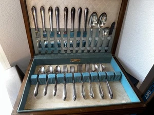 Servizio 8 posate vintage anni '40 Mondiali Rogers & Son "Squisite" Silverplate 52 pz - Foto 1 di 6