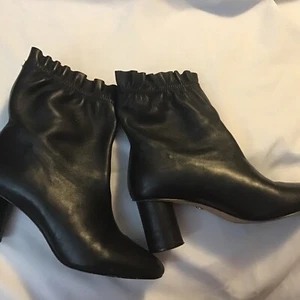 Nanette Lepore Black Leather Ankle Boots Round Block Heel Ruffle Top - Picture 1 of 11