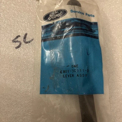 Nuevo de Lote Antiguo 1988 1989 Lincoln Continental Suspensión Delantera Brazo Montaje Foto 1 de 3