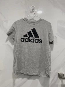 Adidas Boy Grey T-Shirt Small - Picture 1 of 2