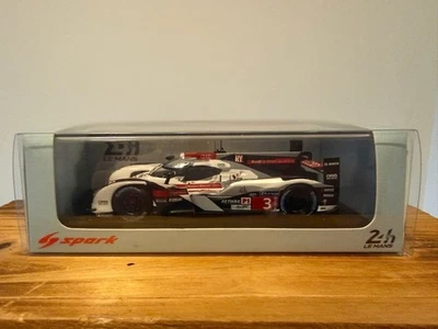 Modello di auto da corsa Spark 1/43 Audi R18 #3 Le Mans 2014 S4205 LMP1 - Immagine 1 di 4