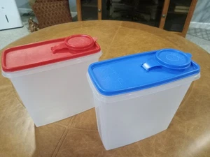 2 Tupperware Müslispeicher #469 20 Tassen mit Dichtungen #471 & Kappen (rot#9 & blau#12) - Bild 1 von 2