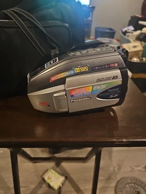 Camcorder Panasonic PV-L452D Palmcorder 750x Digital Zoom Photo Shot UNTESTED - Image 1 of 4