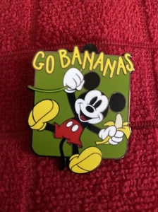 MICKEY MOUSE GO BANANEN PIN - Disney Figur Essen Mystery Pin Sammlung - Bild 1 von 2