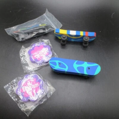 5 Gomas de Borrar 3 Mini Monopatín en Forma Ruedas Rodantes 2 Flores DREAM Suministro para Profesores Foto 1 de 4