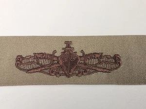 Parche tenue insignia bordada oficial de guerra de superficie bronceado desierto de la Marina de los Estados Unidos - Imagen 1 de 3