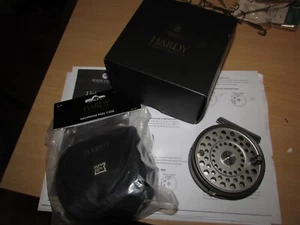 A1 impresionante carrete de pesca con mosca trucha princesa alnwick resistente sin usar + bolsa, etc. - Imagen 1 de 19