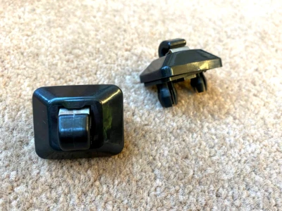 ALFA ROMEO PARASOL CLIP GANCHO SOPORTE SUSPENSIÓN PAR DE REPUESTO Foto 1 de 4