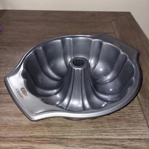 Wilton Bundt Cake Pan Girasol Tubo estriado Antiadherente - 9,75 pulgadas - Imagen 1 de 11