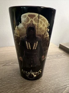 New Assassins Creed - Logo Black Ceramic Pint Glass 16oz - Picture 1 of 8