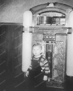 Wurlitzer Jukebox Model 800 wLittle Boy Vintage 8x10 Photography Reprint - Picture 1 of 1
