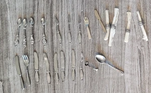 Casa de muñecas cubiertos antiguos servidos 23 piezas casa de muñecas cuchillo tenedor cuchara - Imagen 1 de 4