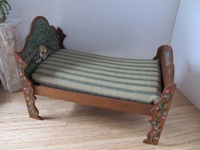 Cama infantil artesanal Ann Richards y cubreaguja casa de muñecas miniatura 1:12 Foto 1 de 4