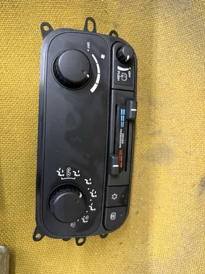 Dodge Durango 2001-2003 calefacción aire acondicionado control de temperatura P55056250AD Foto 1 de 4