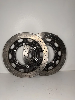 ROTORES DELANTEROS YAMAHA YZF R6 AMBOS IZQUIERDO Y DERECHO (SE ADAPTA A: YAMAHA YZF R6 2001) Foto 1 de 4