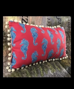 LILY PULITZER Designer Akzent Deko Kissen Bommel 18x11 blau weiß gold Pi - Bild 1 von 5