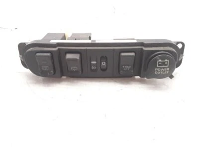 Chrysler PT Cruiser 2.0i 2001 Traction Window Button 12 V Socket 04671622AF - Image 1 of 4