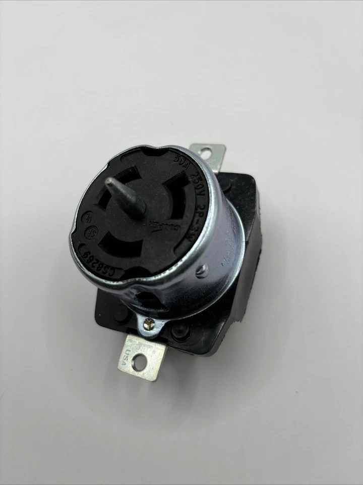 Receptáculos Cooper CS 8269 2P - 3W 250 VAC nuevos en caja Foto 1 de 3