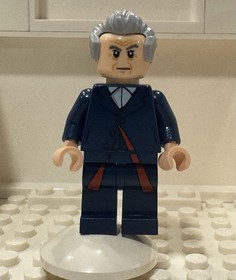 LEGO Doctor Who The Doctor Minifigure Twelfth Doctor