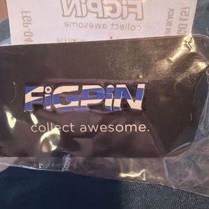 #21 JQ FiGPiN Locked WonderCon 2022 Exclusive Blue & White Black Logo L57 LE 500 - Bild 1 von 1