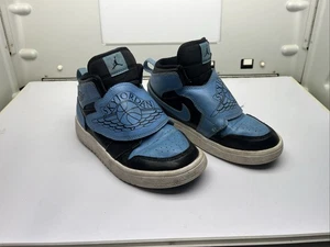 Nike Air Jordan Sky Jordan 1 Azul Universitario Niños Talla 1Y BQ7197-041 - Imagen 1 de 6