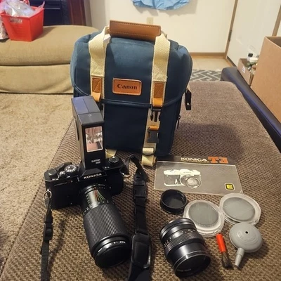 Cámara Konica Autoreflex T3 negra Hexanon AR 50 mm F 3,5 sin probar  Foto 1 de 4